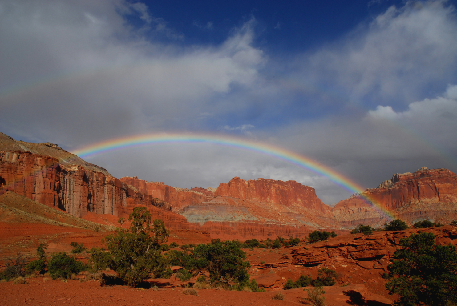 Red rock and rainbow  -  Capitol Reef National Park, Utah